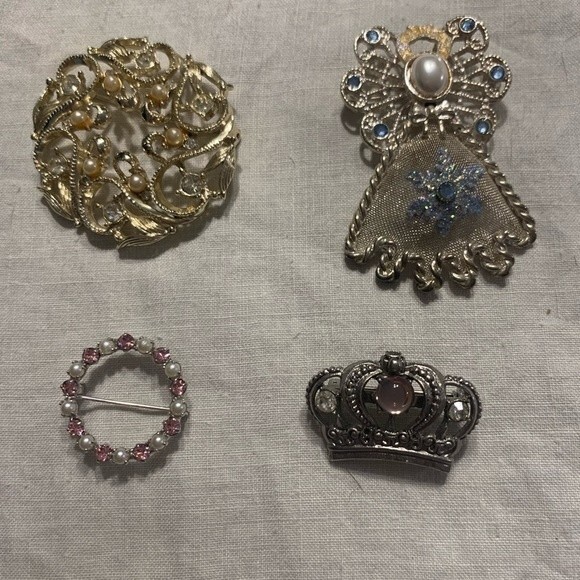 Vintage Pin Lot of 4 - Angel, Crown - Picture 1 of 13